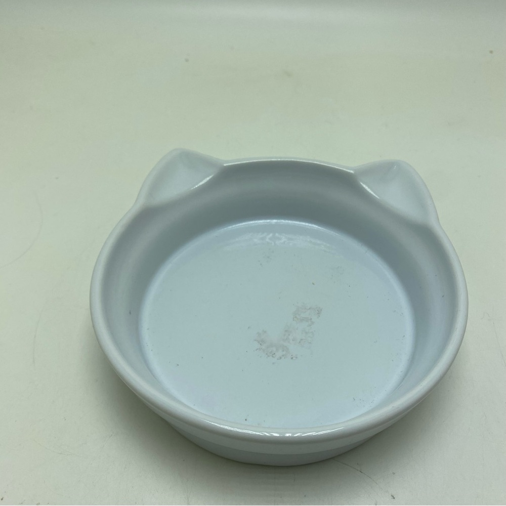 White Ceramic Cat Shaped Dish